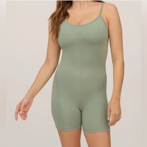 Yogalicious Lux illusion ribbed lotus short romper size small